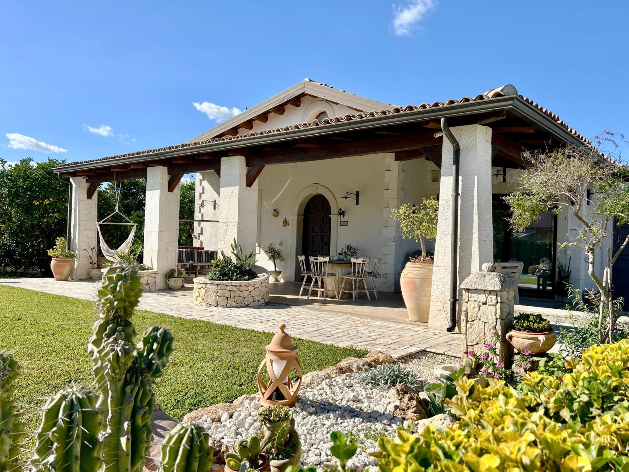 Villa Suq With Pool, Parking & Wifi Noto Kültér fotó